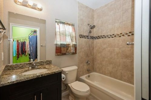 735 Curtis St, Fort Pierce FL 34983-1934 exterior