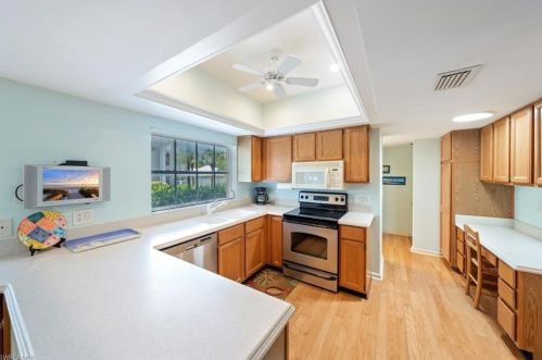 5900 Chanteclair Dr, Naples FL 34108-3103 exterior