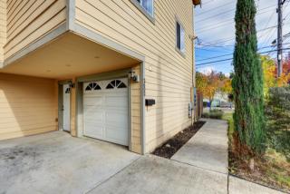 4317 26th Ave, Seattle WA  98106-1241 exterior