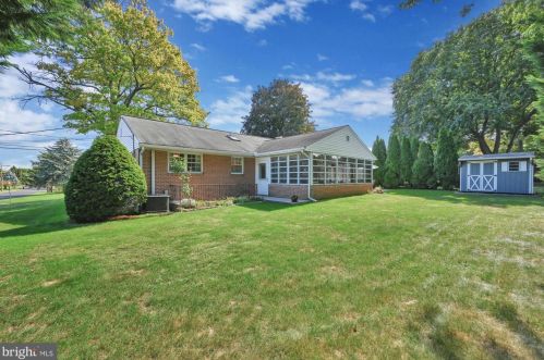 1666 Clearview Ave, Lancaster PA 17601-4308 exterior