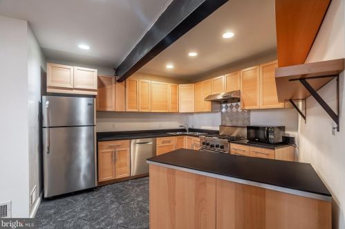 720 Hicks St, Philadelphia PA  19146-2116 exterior