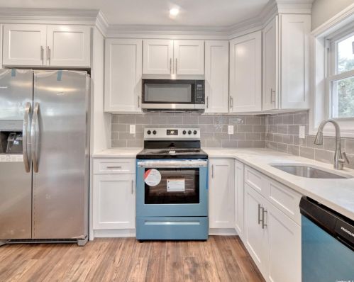 37 9 Ave, Huntington Station NY 11746-2219 exterior