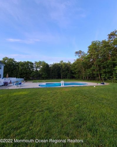 660 Berkeley Ave, Berkeley Township NJ 08721-3703 exterior