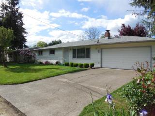 157 Hatton Ave, Eugene, OR 97404-2610