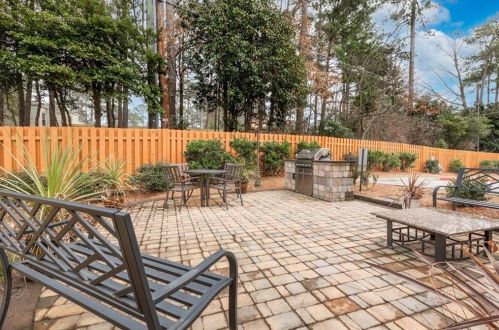 1214 Lavista Cir, Atlanta GA 30324-3764 exterior