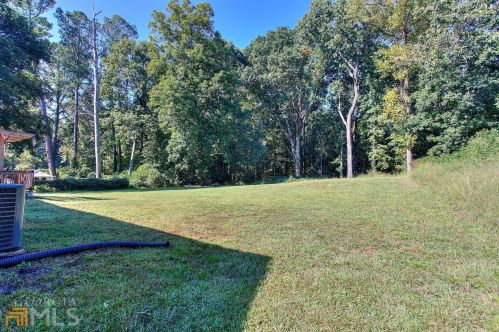 4495 Kent Rd, Atlanta GA  30337-5205 exterior