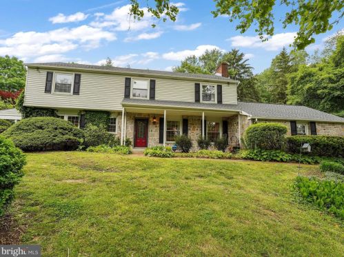 27 Chipmunk Ln, Media, PA 19063-4707