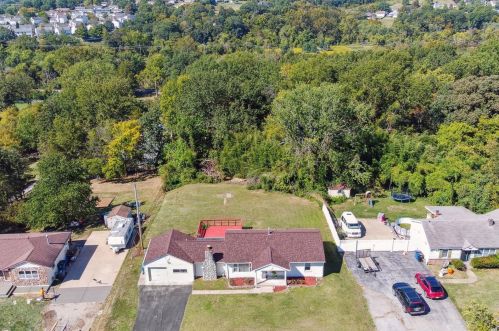 5645 Heintz Rd, Saint Louis MO 63129-3940 exterior