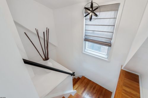 91 Bay St, Montclair NJ 07042-4882 exterior