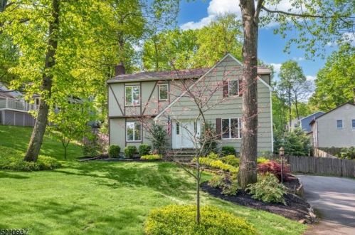 11 Deborah Dr, Morristown, NJ 07960-3646