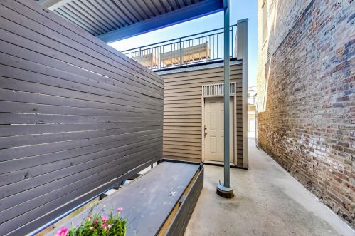 1508 Ohio St, Chicago IL 60642-6608 exterior