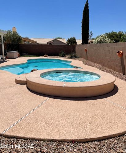 9232 Big Sky Ln, Tucson, AZ 85747-5428