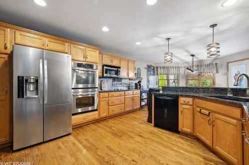 19057 Appaloosa Ln, Joliet IL exterior