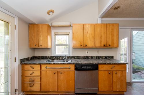 201 Un Ave, Lakehurst NJ 08733-2934 exterior