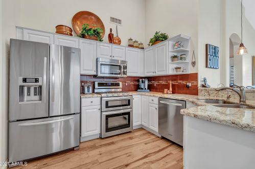 24607 Golfview Dr, Chandler, AZ 85248-7685