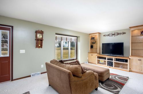 3653 108 St, Byron Township MI 49315-8705 exterior