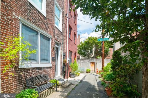 704 Darien St, Philadelphia PA  19147-2030 exterior