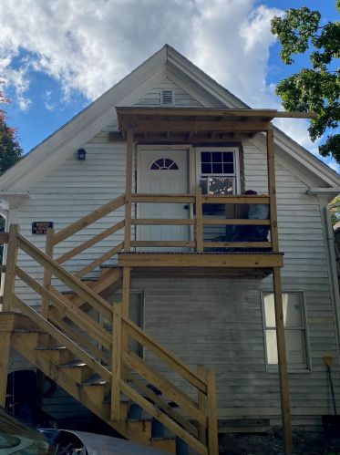 166 Locust St, Dover NH 03820-4033 exterior