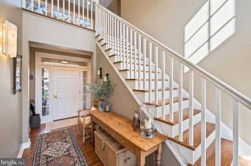 580 Mermaid Ln, Philadelphia PA 19118-4026 exterior