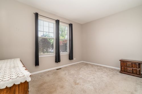 2921 Strauss Ct, Bull Valley IL 60098-8076 exterior