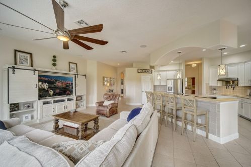 1453 Foxtail Ct, Lake Mary FL 32746-4467 exterior