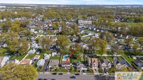 80 Remsen Ave, Avenel NJ 07001-1256 exterior