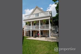 3028 Leavitt St, Chicago, IL 60618-8114