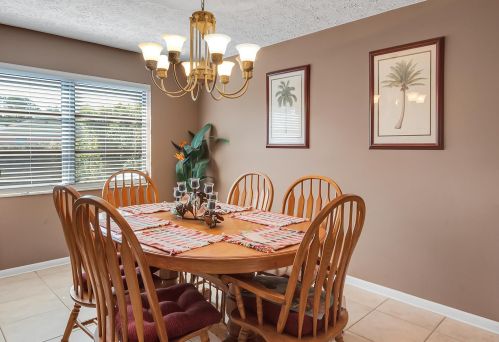 1718 Ocean Cove Ave, Fort Pierce FL  34953-2450 exterior