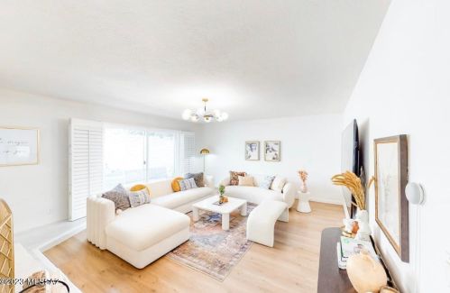 5694 Camino De La Noche, Tucson AZ  85718-4421 exterior