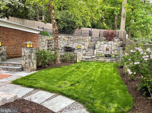 7426 Piney Branch Rd, Silver Spring MD 20901-4352 exterior