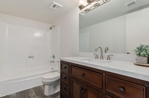 4665 21st Ave, Phoenix AZ  85015-4139 exterior