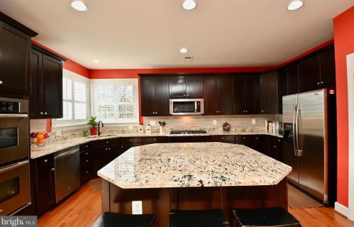 5718 Colfax Ave, Alexandria VA 22311-1012 exterior