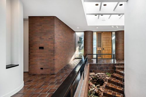 110 Congdon St, Providence RI  02906-1413 exterior