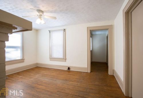 1069 Hemphill Ave, Atlanta GA 30318-5441 exterior