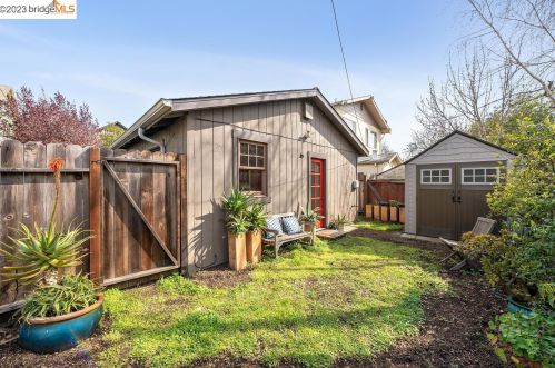 2122 Sacramento St, Berkeley CA 94702-1905 exterior