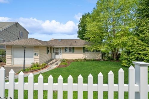 35 Balsam Pkwy, Sparta NJ  07871-2004 exterior