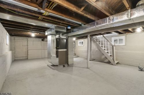 19 Becker Ter, Irvington NJ 07111-1311 exterior