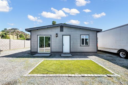 9440 9 Ave, Phoenix AZ 85021-3102 exterior