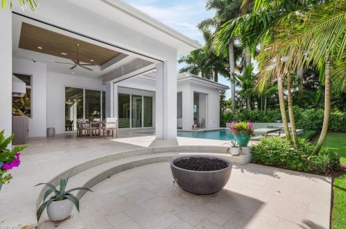 519 Turtle Hatch Ln, Naples FL 34103-8539 exterior