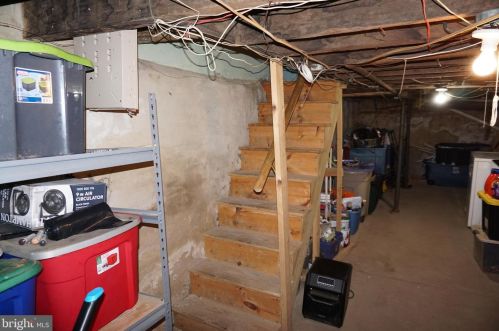 2237 Carpenter St, Philadelphia PA 19146-2418 exterior