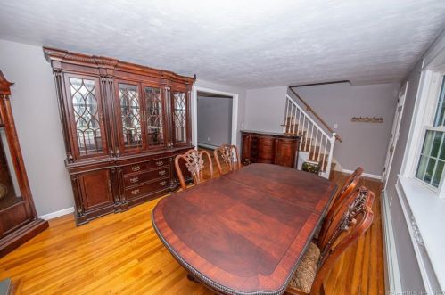 12 Cleveland St, Enfield CT 06082-5308 exterior