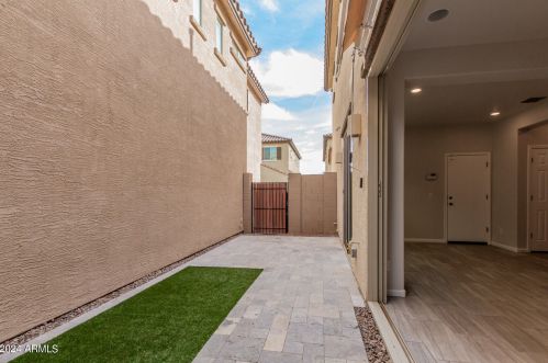 3140 Mingus Dr, Chandler AZ 85249-2052 exterior