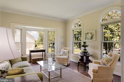 916 Brick Mnr Cir, Silver Spring MD 20905-3819 exterior