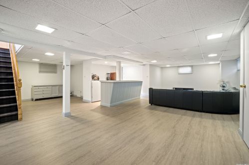 76 Burton Ln, Commack NY 11725-1941 exterior