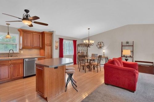 708 Brookshire Dr, Pittsburgh PA 15237-4104 exterior