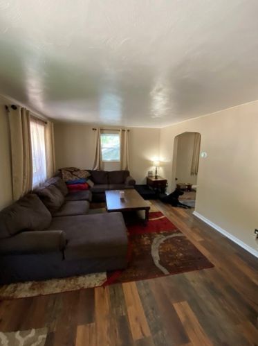 1566 Berkshire Ave, Pittsburgh PA  15226-2476 exterior