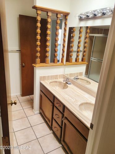 11364 Prince Rd, Tucson AZ 85705-3025 exterior