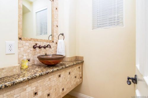 357 E Ave, San Diego CA  92118-1333 exterior