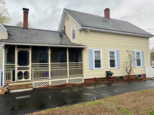 31 Laurel St, Concord, NH 03301-3648
