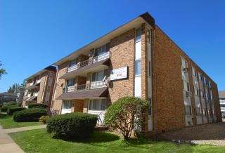 106 Healey St, Champaign IL  61820-5377 exterior